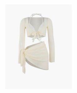 Sắm ngay set bikini 4 mảnh áo tay dài dệt nổi tổ ong gồm áo bra, quần bơi, áo khoác và khăn quấn hông. Chất thun co giãn, tôn dáng kín đáo.