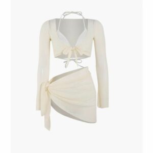 Sắm ngay set bikini 4 mảnh áo tay dài dệt nổi tổ ong gồm áo bra, quần bơi, áo khoác và khăn quấn hông. Chất thun co giãn, tôn dáng kín đáo.